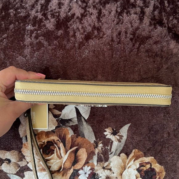 MICHAEL KORS Leather Camel Crocodile Embossed Continental Wristlet Wallet NWT - Picture 7 of 15